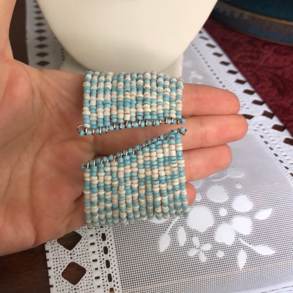 Beautiful seed bead necklace and bracelet set! - Picture 2 of 4